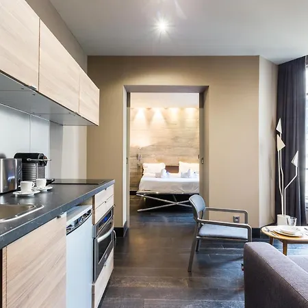 Cmg Deluxe- 44 * Paryż